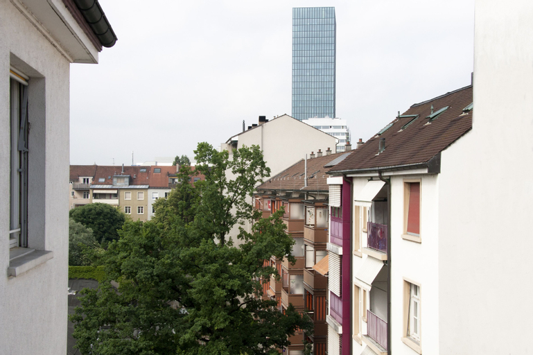 Exterior & Views 14