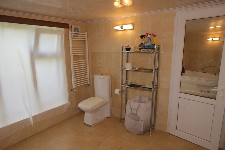 Bathroom 3, Guest House Caucasus, Tkibuli