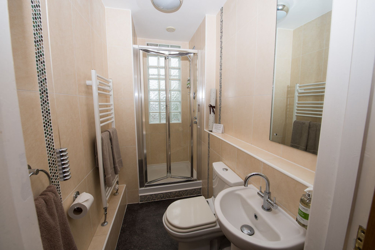 Bathroom 4, The Maples, Hampshire