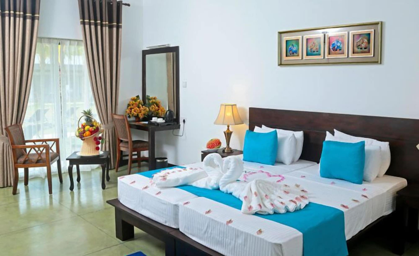 Bedroom 2, Coco Royal Beach Resort - Waskaduwa, Panadura