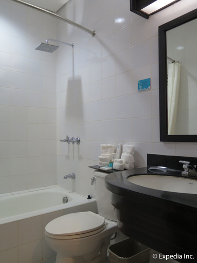 Bathroom 4, Microtel by Wyndham Davao, Davao City