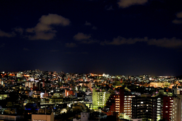 Exterior & Views 10
