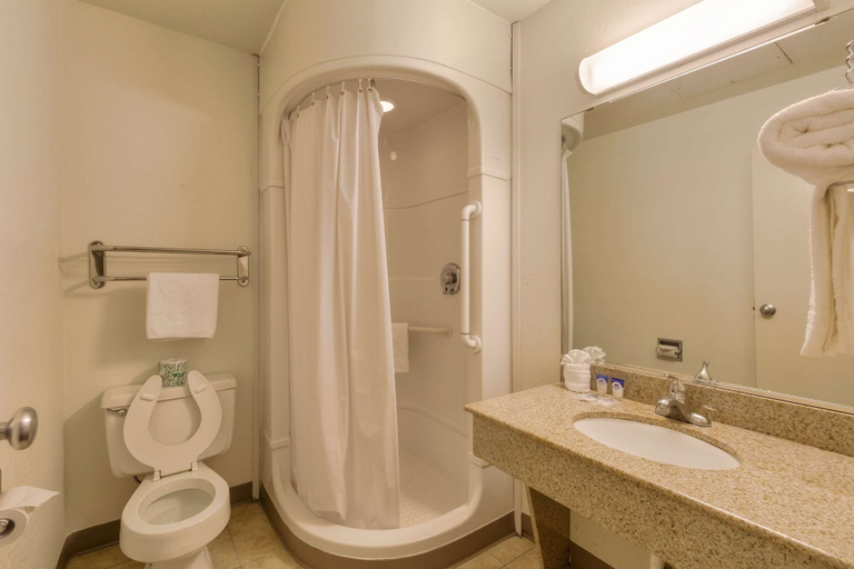 Bathroom 4, Americas Best Value Inn Amarillo Airport, Potter