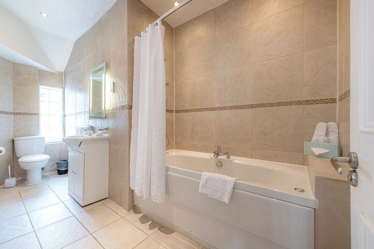 Bathroom 3, 17 Hertford Street, London