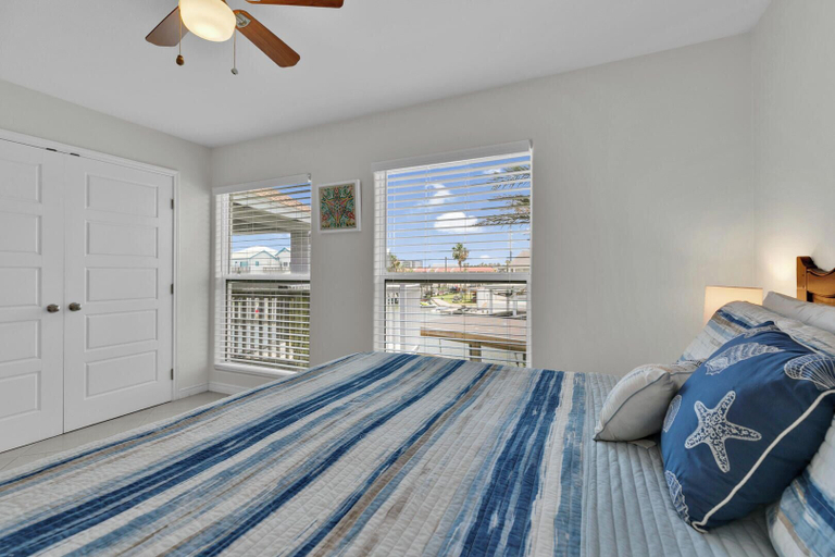 Bedroom 3, Private Home on the bay With Pool and Boat Slip!, Cameron