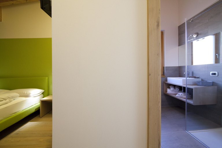 Bedroom 5, Agritur I Colori, Trento