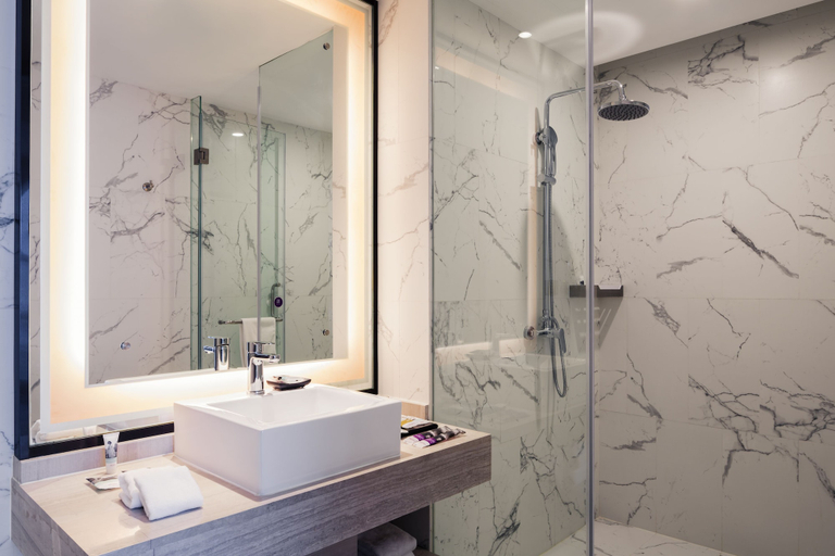 Bathroom 4, Mercure Shanghai Hongqiao South, Shanghai