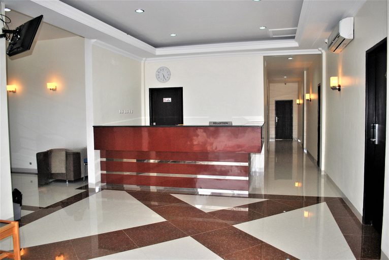 Others 2, Hotel Getz, Nabire