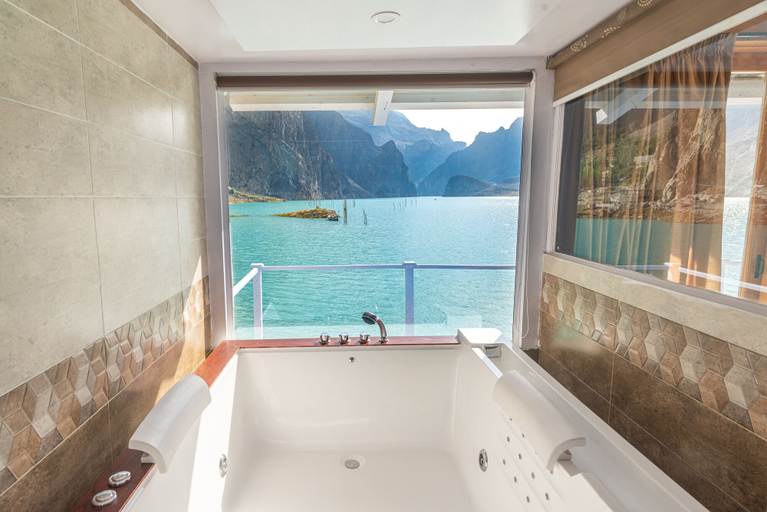 Bathroom 5, Luxus Hunza Attabad Lake Resort, Northern Areas