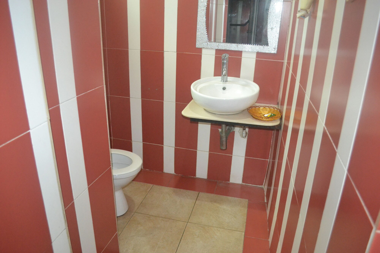 Bathroom 3, Parklane Hotels Limited, Mushin