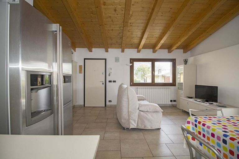 Others 4, Veranda House, Brescia