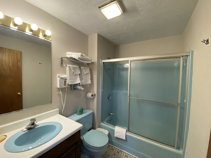 Bathroom 3, Economy Lodge, Worcester