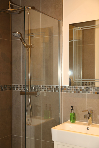 Bathroom 3, Woodsome Hall Golf Club Cottage on the Course, Kirklees