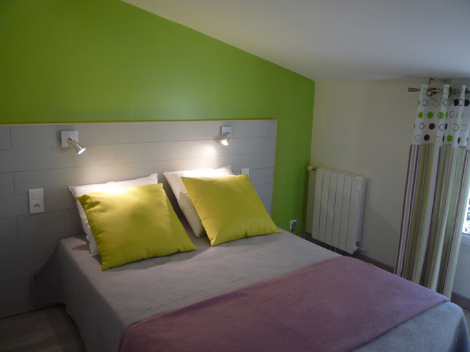 Bedroom 4, Sous les Pins de Nages, Gard