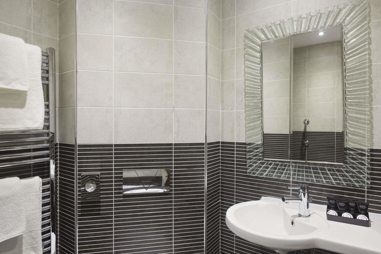 Bathroom 3, Redwings Lodges Birmingham, Sandwell