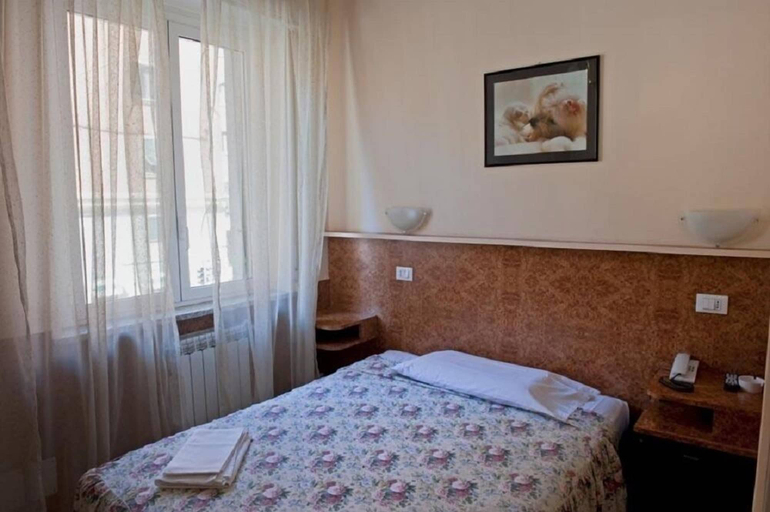 Bedroom 3, Hotel Fiumara, Genova