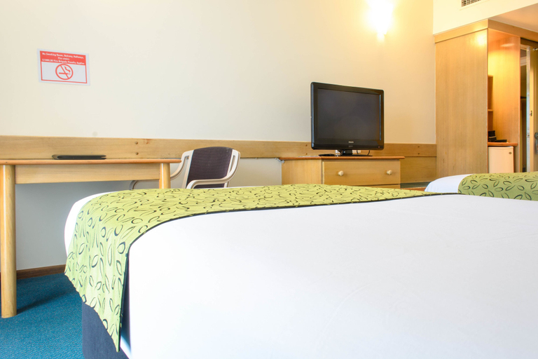 Bedroom 3, Acacia Court Hotel, Cairns