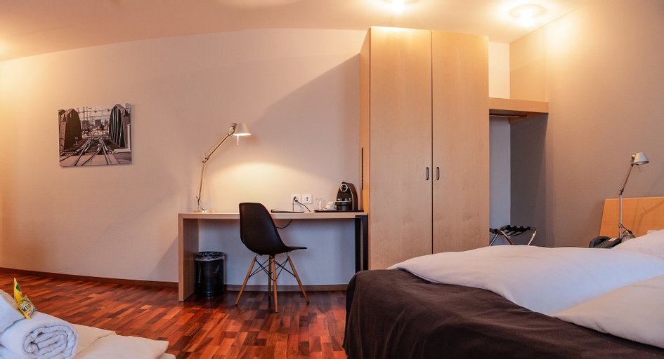 Bedroom 24