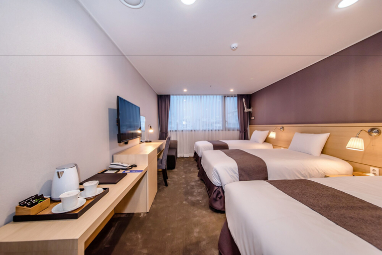 Bedroom 2, Hotel Shalom, Jeju