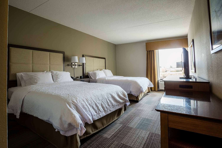 Bedroom 2, Hampton Inn Somerset, Pulaski