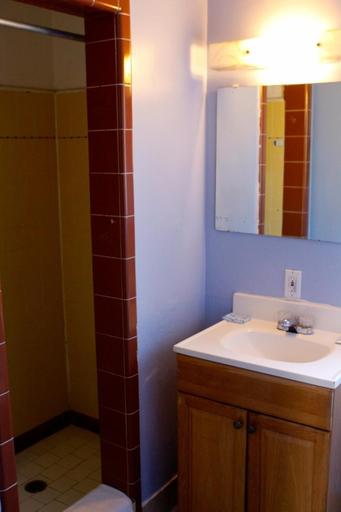 Bathroom, Homestead Motel, San Luis Obispo