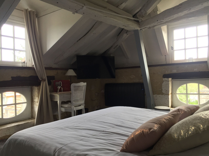 Bedroom 3, Hotel les Griffons, Dordogne