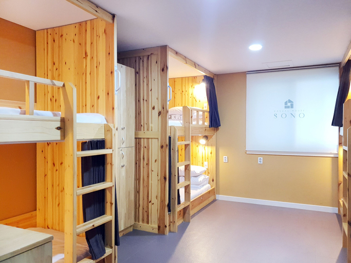 Bedroom 5, Casual House SONO Guest House - Hostel, Buk