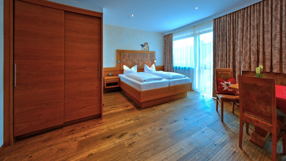 Bedroom 4, Zur Post Gasthof, Weilheim-Schongau