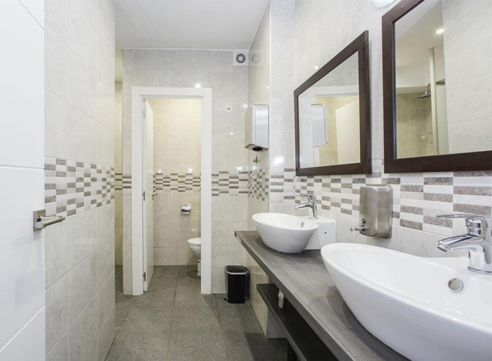 Bathroom 4, Barcelona and You - Hostel, Barcelona