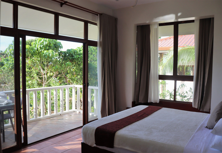 Bedroom 4, Island View Beachfront Resort, Anda
