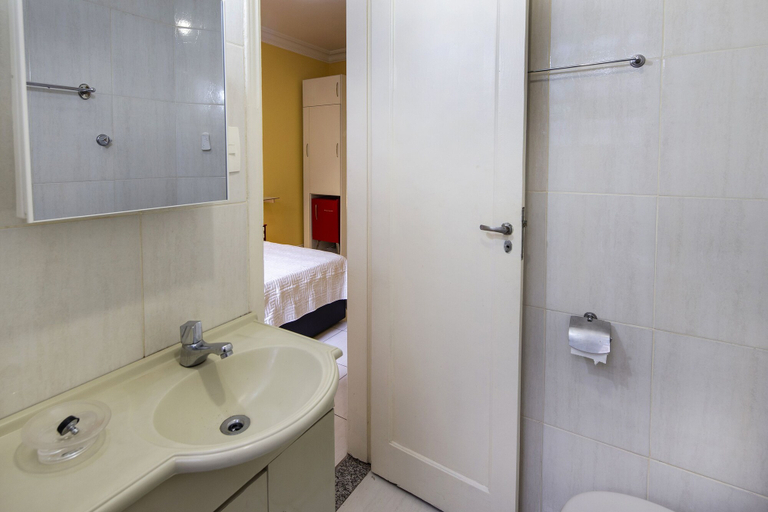 Bathroom 3, Rio Rentals 021 - C005 Studio em Copa, Rio de Janeiro
