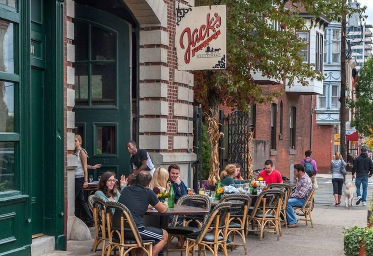 Food & Drinks, Trendy Fairmount Gem Roof Deck, Philadelphia