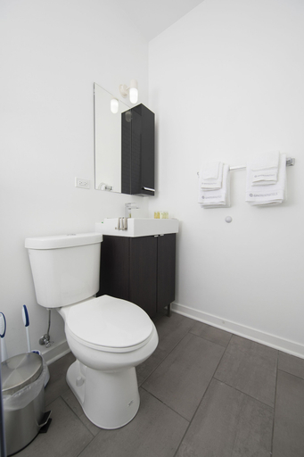 Bathroom 3, Ginosi 747 Apartel, Cook