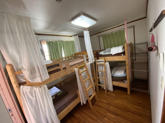 Bedroom 4, Guesthouse Base Okinawa - Hostel, Naha