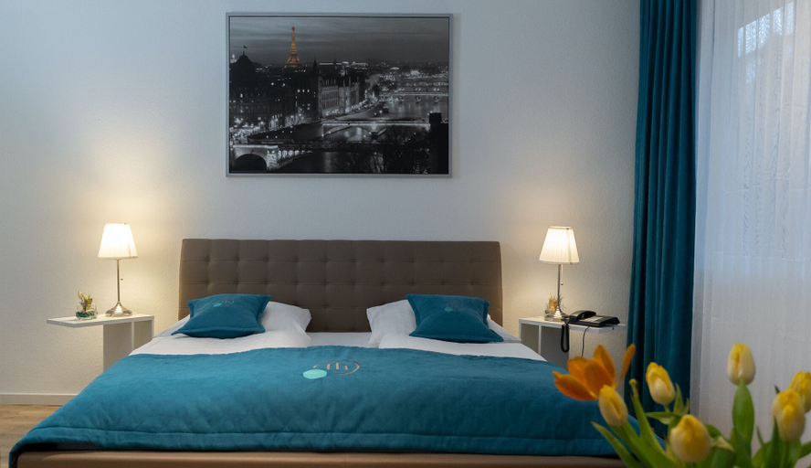 Bedroom 4, Friends Hotel Bad Salzuflen, Lippe