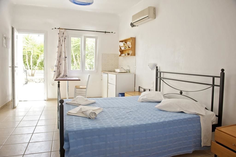 Bedroom 4, Evagelia's Place, South Aegean