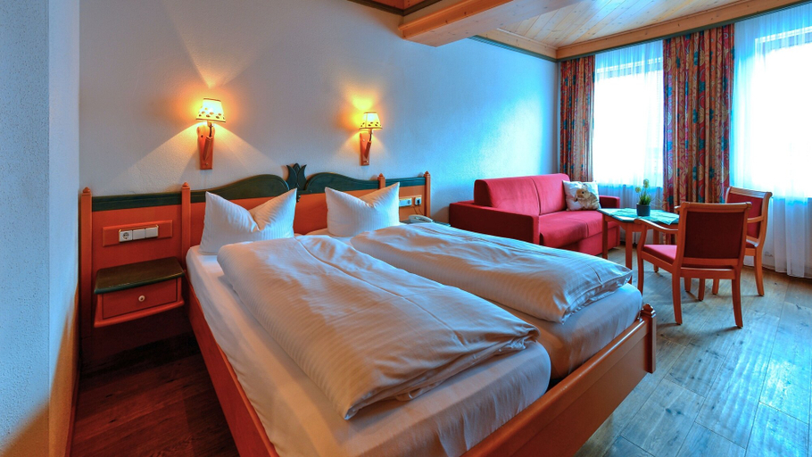 Bedroom 2, Zur Post Gasthof, Weilheim-Schongau