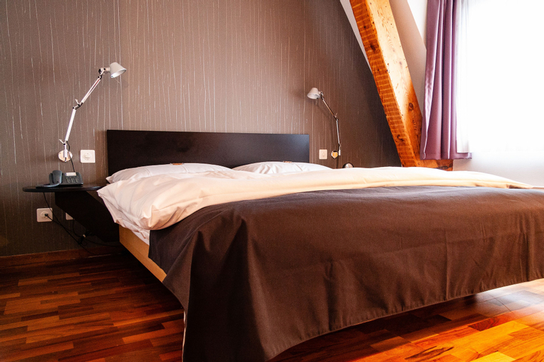 Bedroom 28