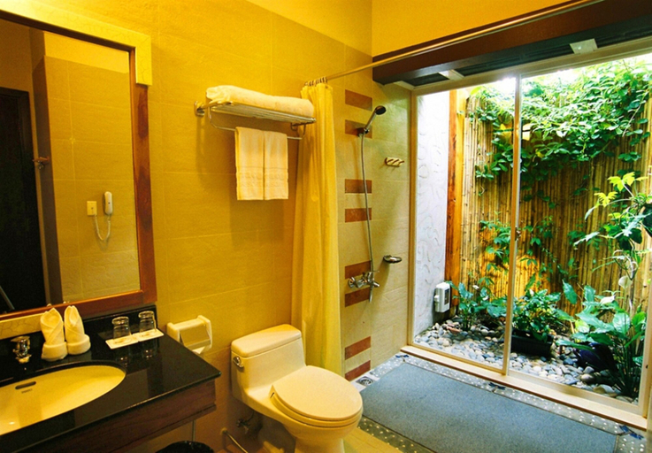 Bathroom 5, Terracotta Resort & Spa, Phan Thiết