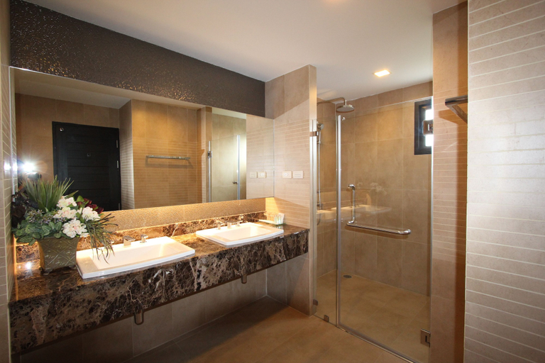 Bathroom 4, 14 Residence, Phra Pradaeng
