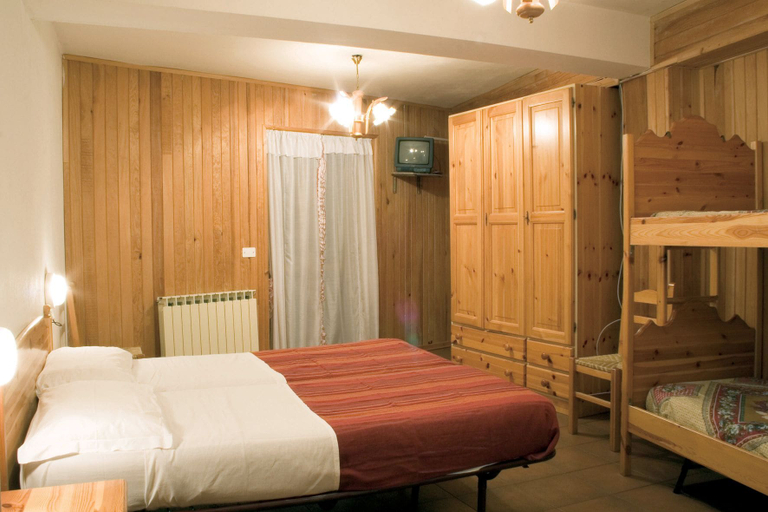 Bedroom 3, Hotel Campo Felice, L'Aquila