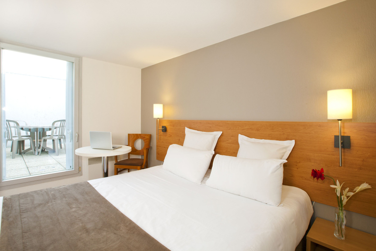 Bedroom 2, Sejours & Affaires Nantes Ducs de Bretagne, Loire-Atlantique