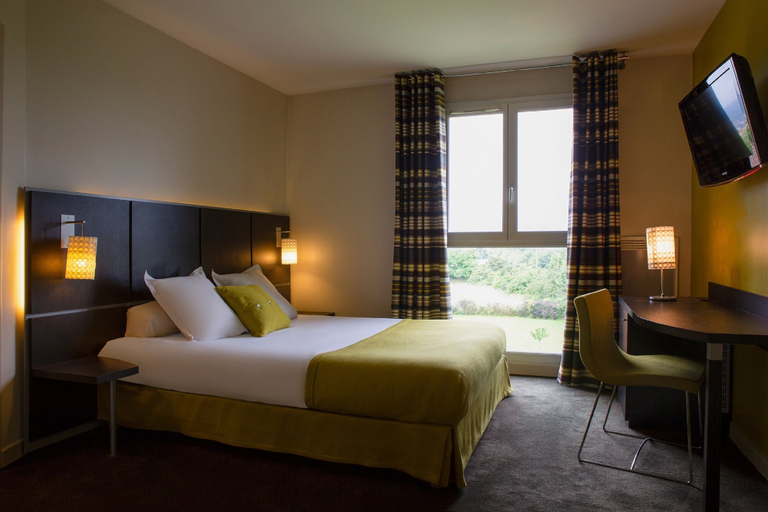 Bedroom 3, The Originals Boutique, Hôtel Marytel, Montbrison, Loire