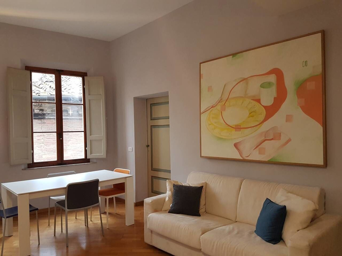 Living room 3, Numero 12 Fior di Narciso 110, Siena