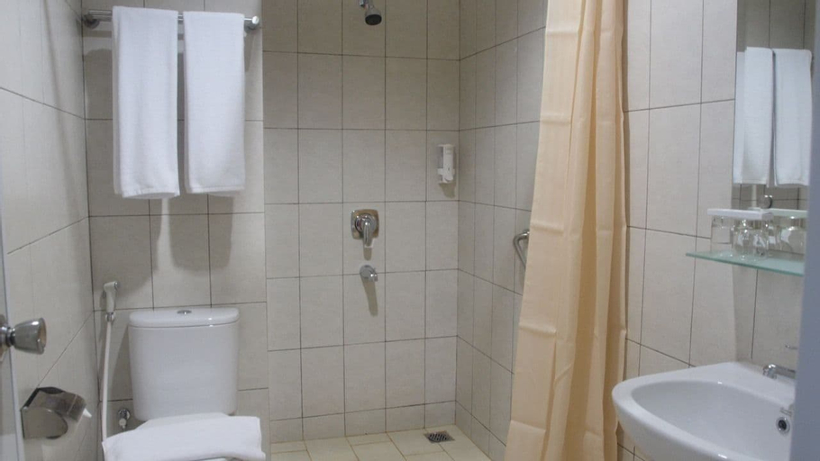 Bedroom 5, IZI Hotels, Bogor