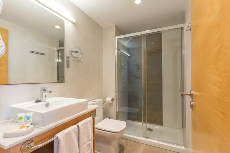 Bathroom 5, Aparthotel Odissea Park, Barcelona