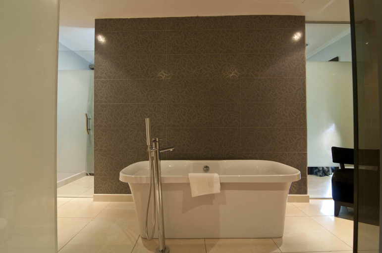 Bathroom 5, L'eola Suites, AbujaMun