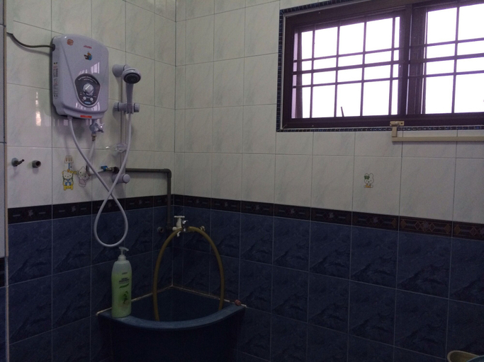Bathroom 3, Awanastay Ipoh, Kinta