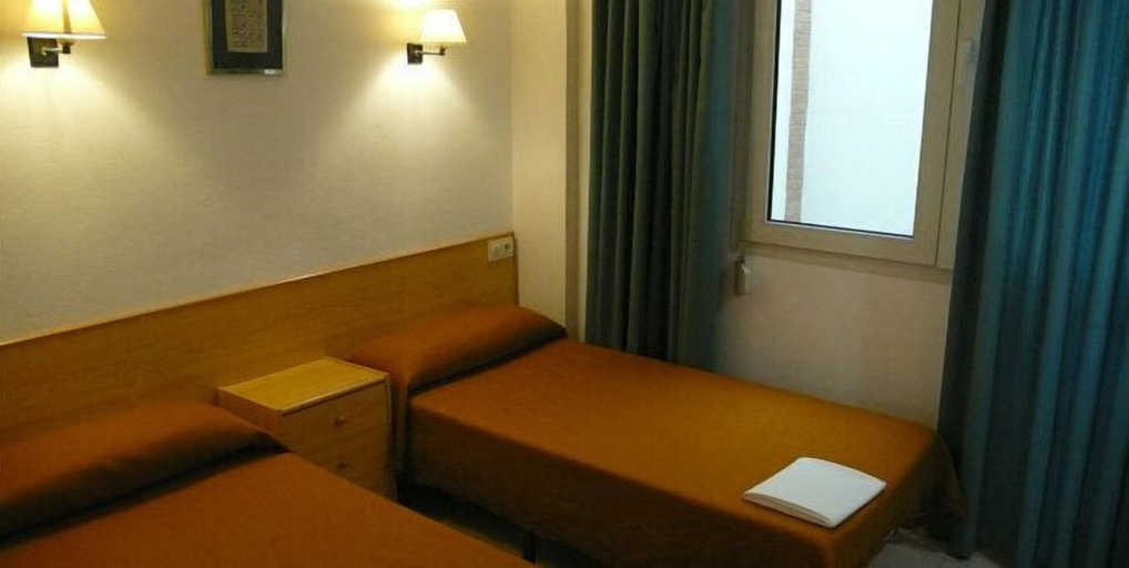 Bedroom, Apartaments Sala Mar, Girona