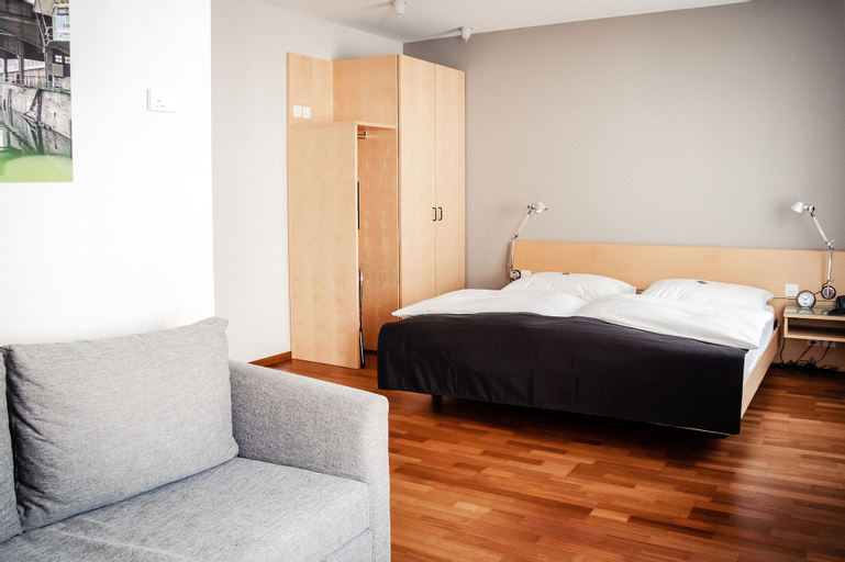 Bedroom 25
